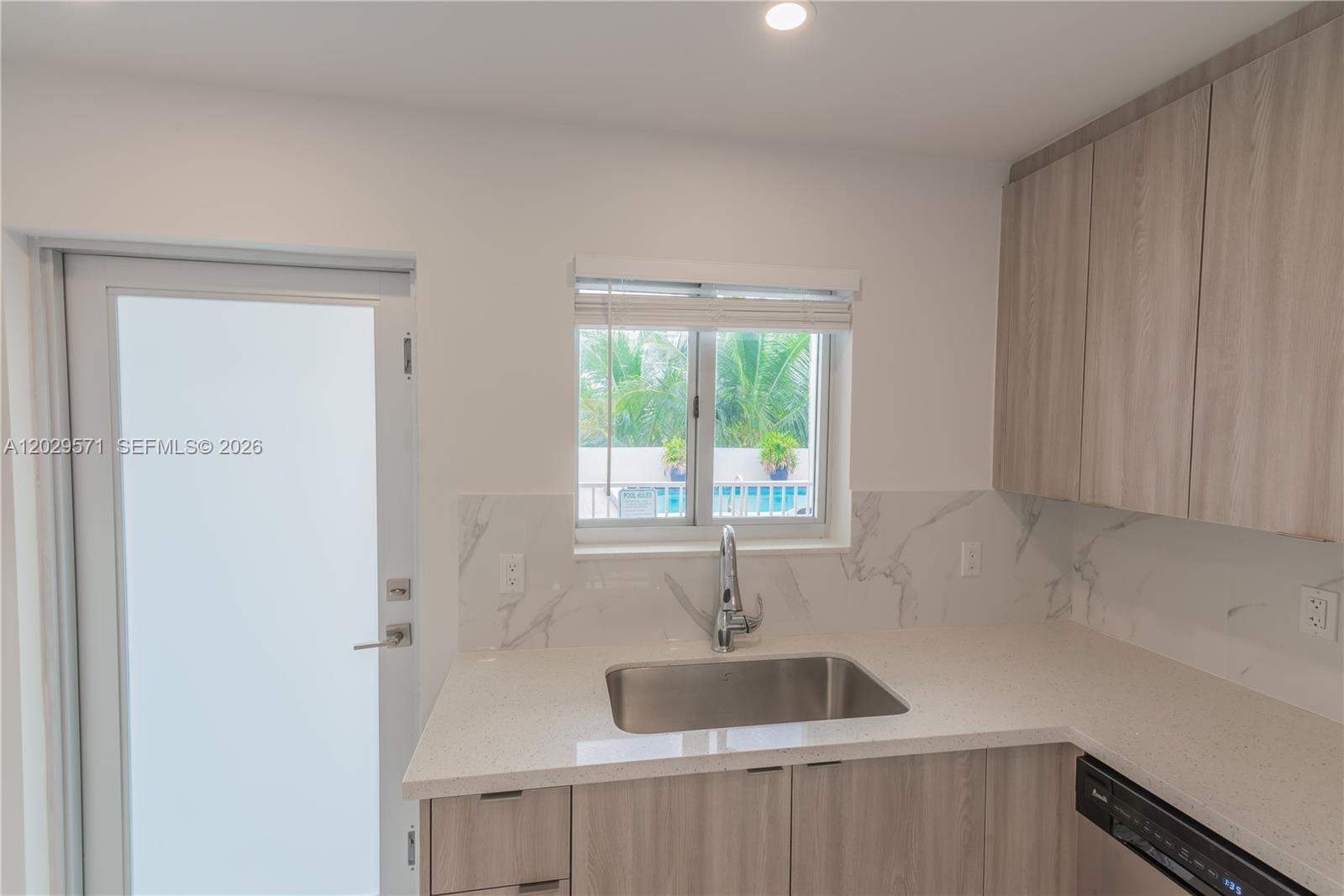 3755 NE 167th St #6, North Miami Beach FL 33160