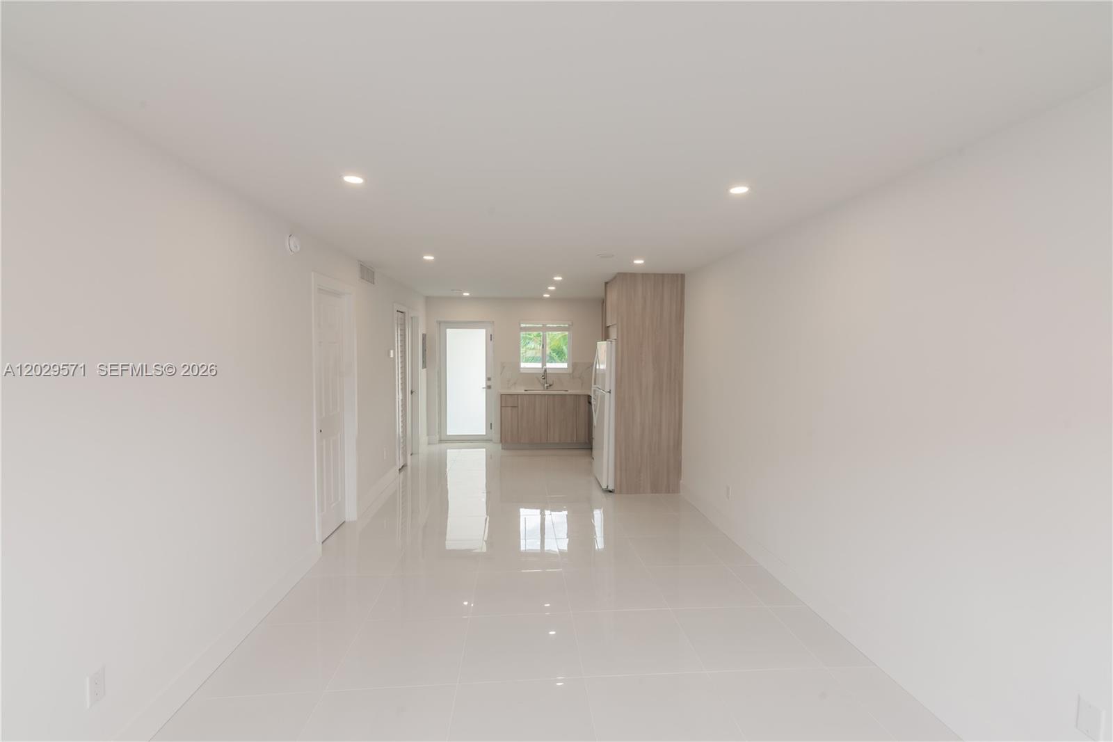 3755 NE 167th St #6, North Miami Beach FL 33160