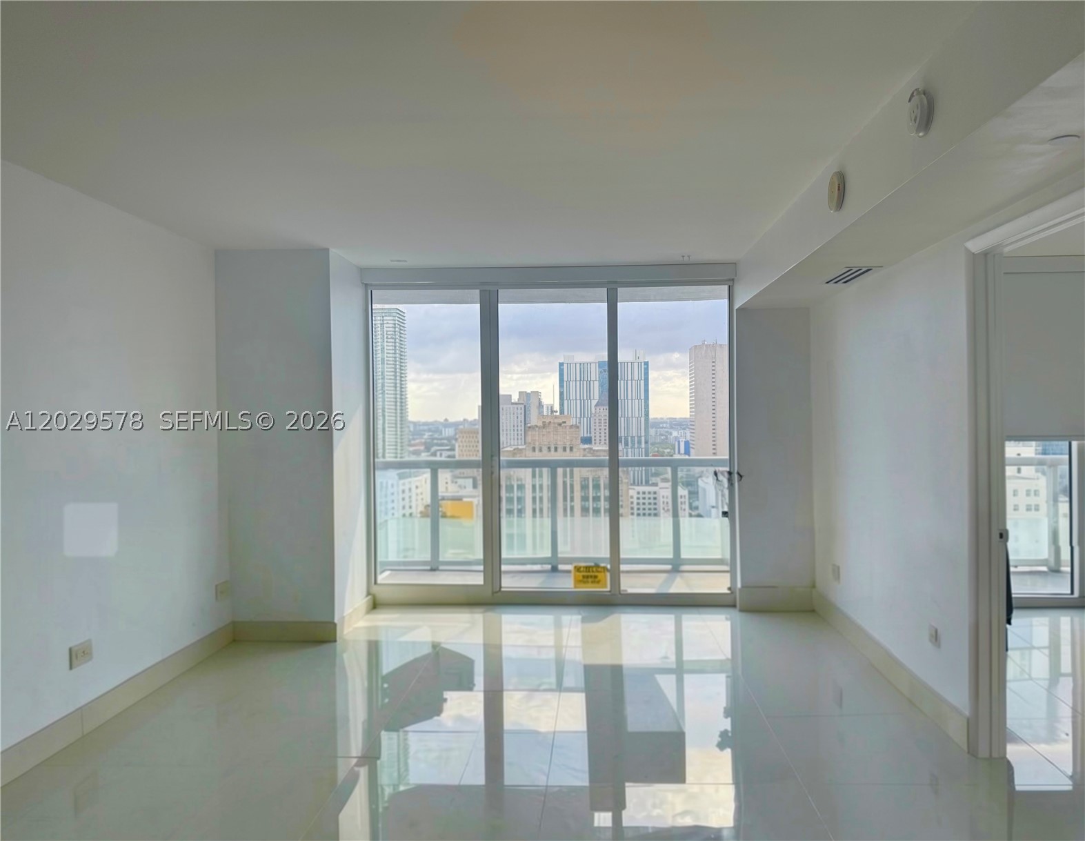 50 Biscayne Blvd #2707, Miami FL 33132