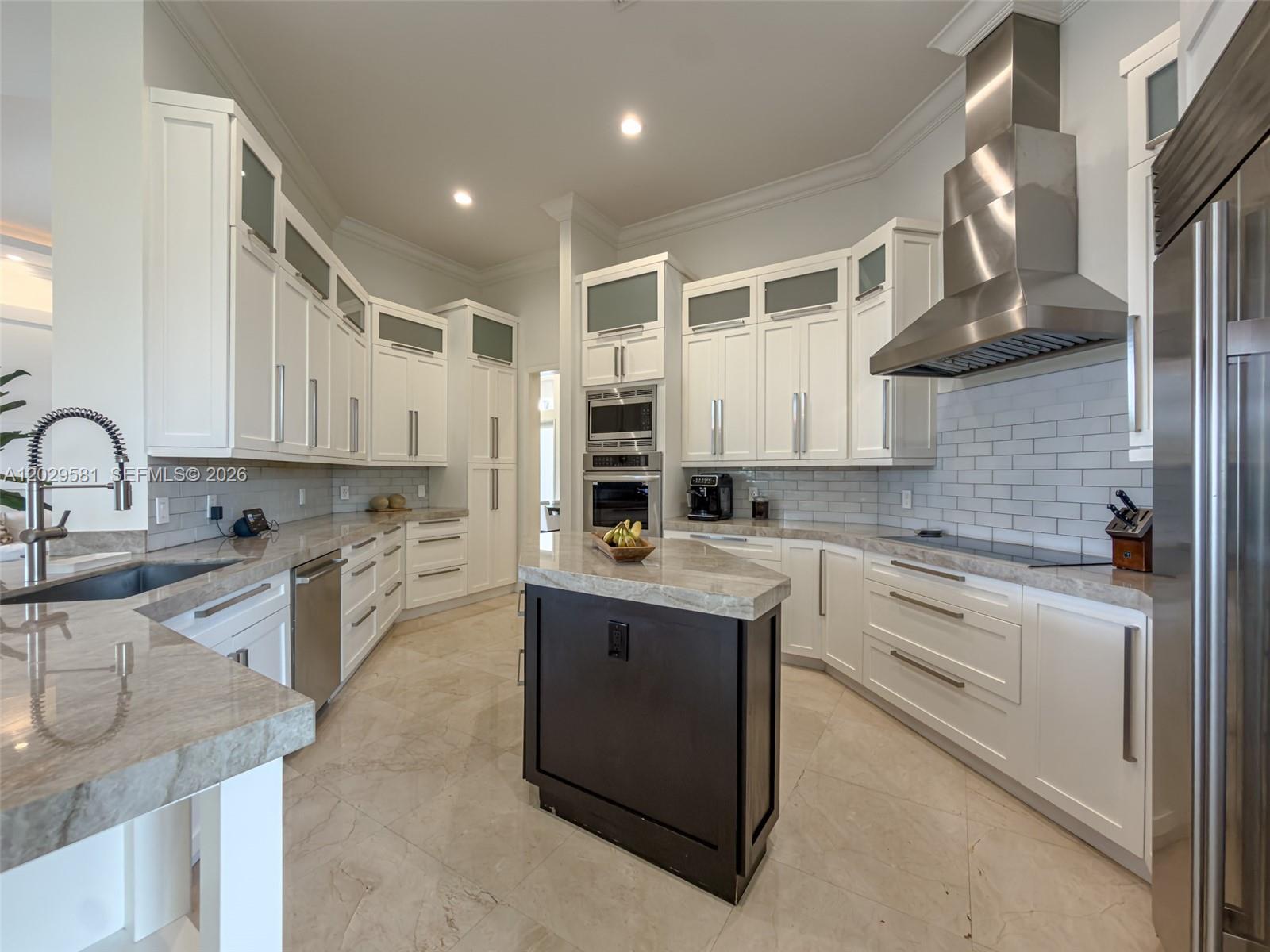2458 Provence Ct, Weston FL 33327