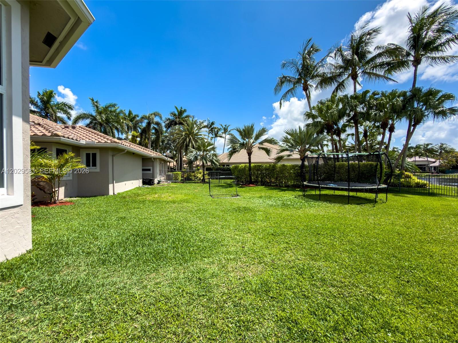 2458 Provence Ct, Weston FL 33327
