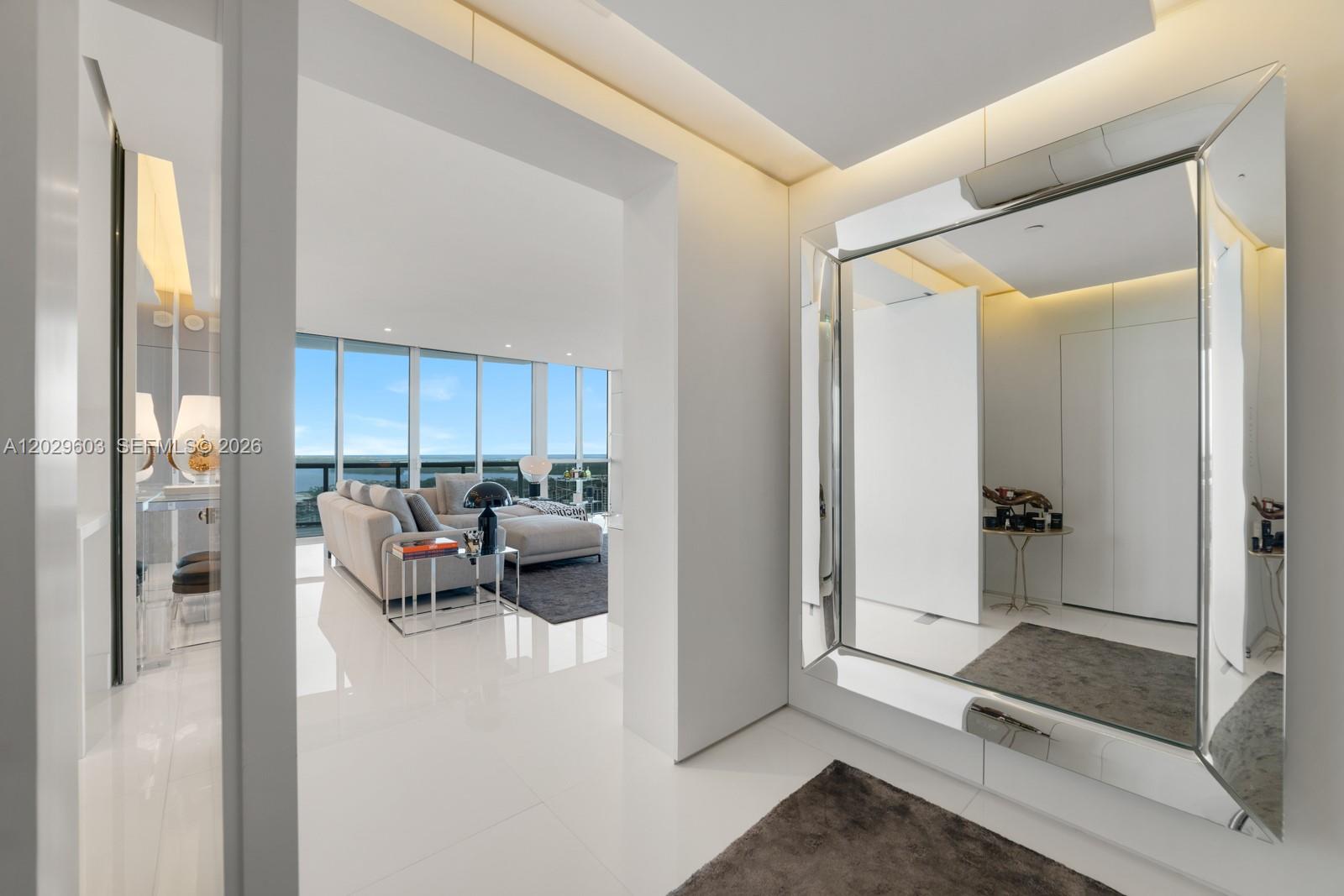 50 S Pointe Dr #2903, Miami Beach FL 33139