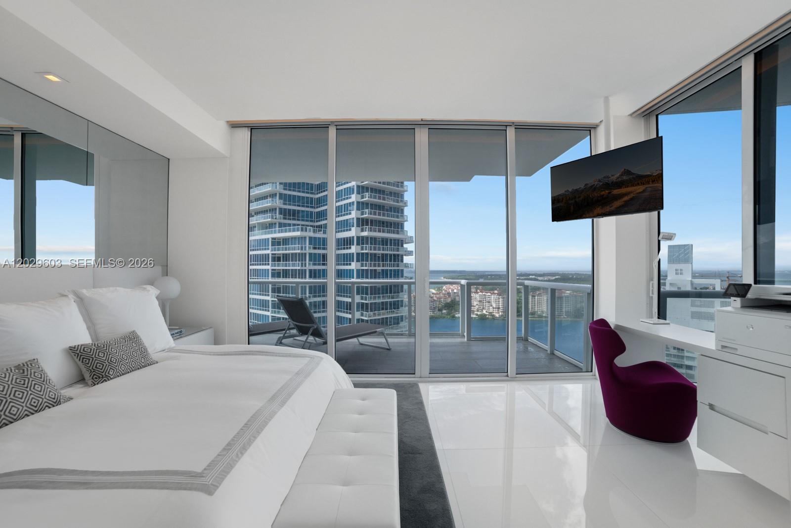 50 S Pointe Dr #2903, Miami Beach FL 33139