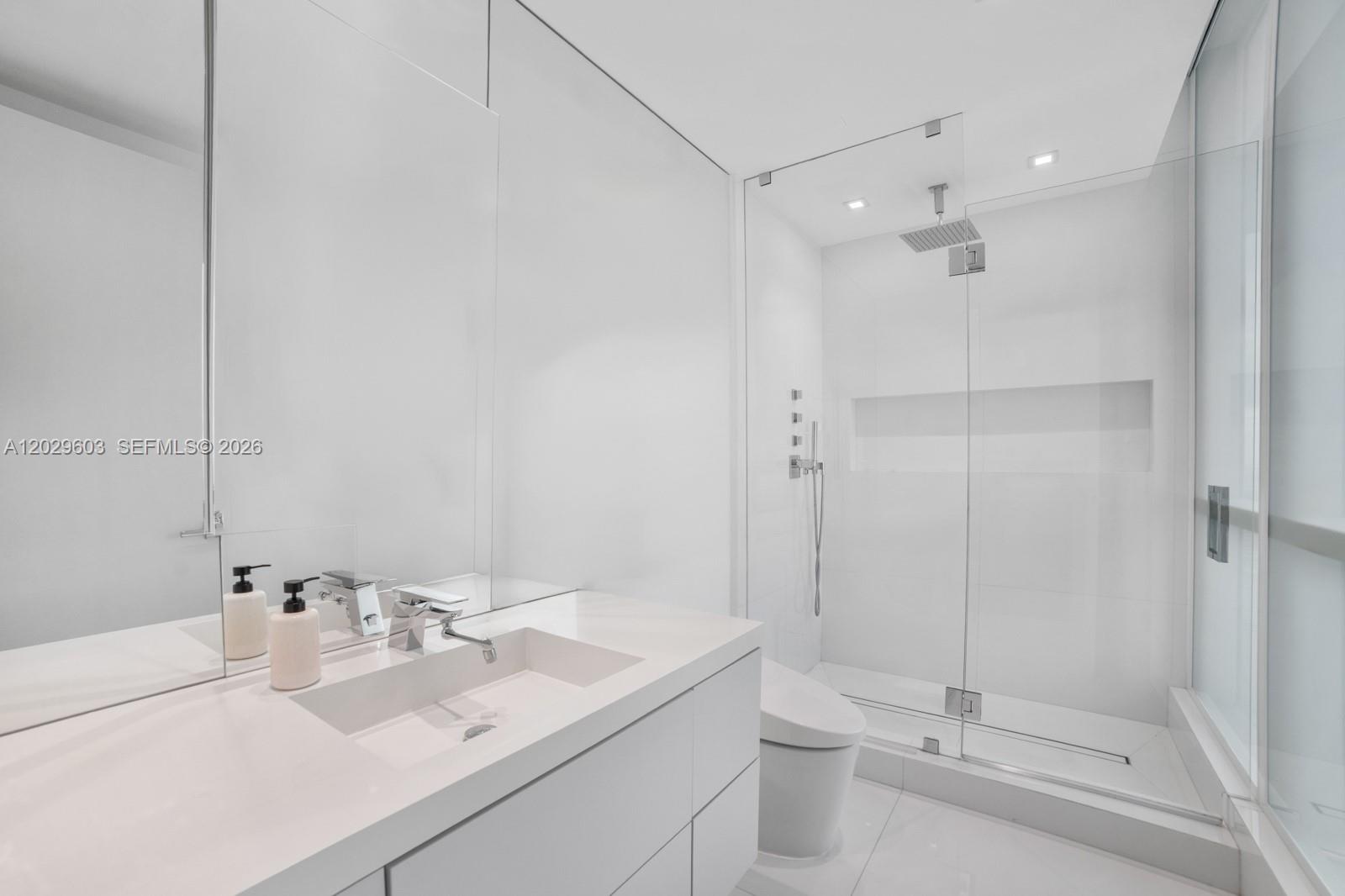 50 S Pointe Dr #2903, Miami Beach FL 33139