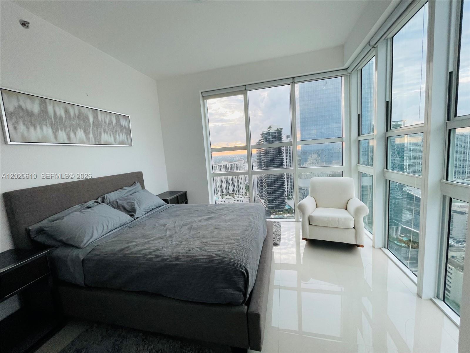 950 Brickell Bay Dr #4400, Miami FL 33131