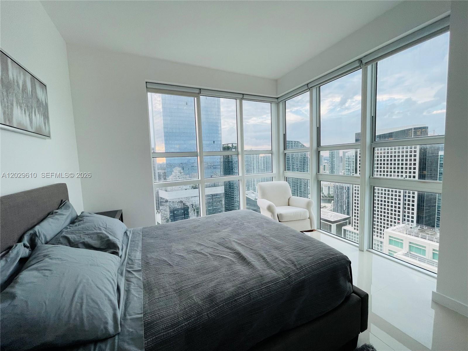 950 Brickell Bay Dr #4400, Miami FL 33131