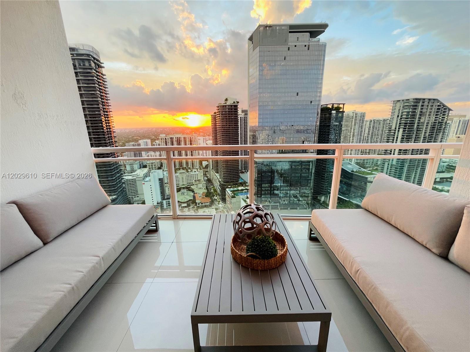 950 Brickell Bay Dr #4400, Miami FL 33131