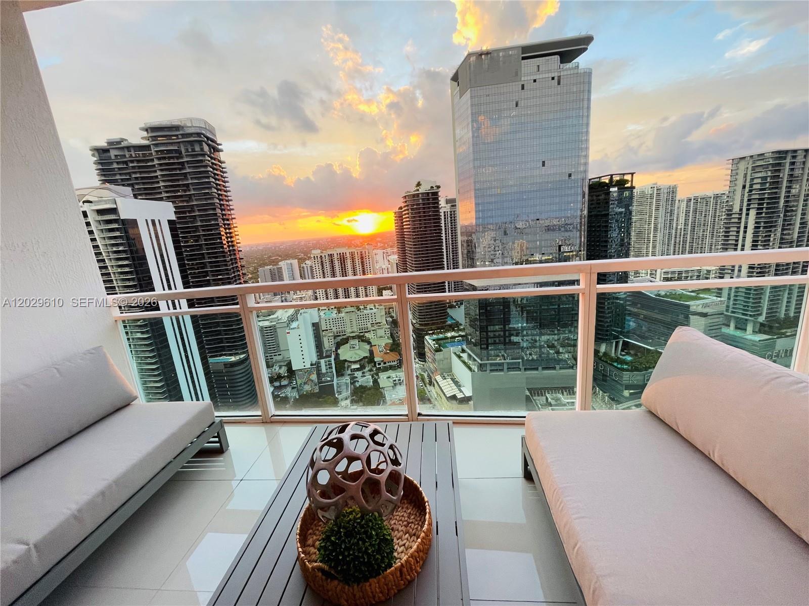 950 Brickell Bay Dr #4400, Miami FL 33131
