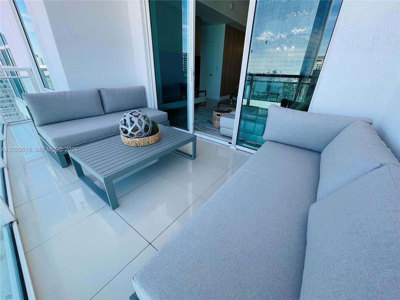 950 Brickell Bay Dr #4400, Miami FL 33131