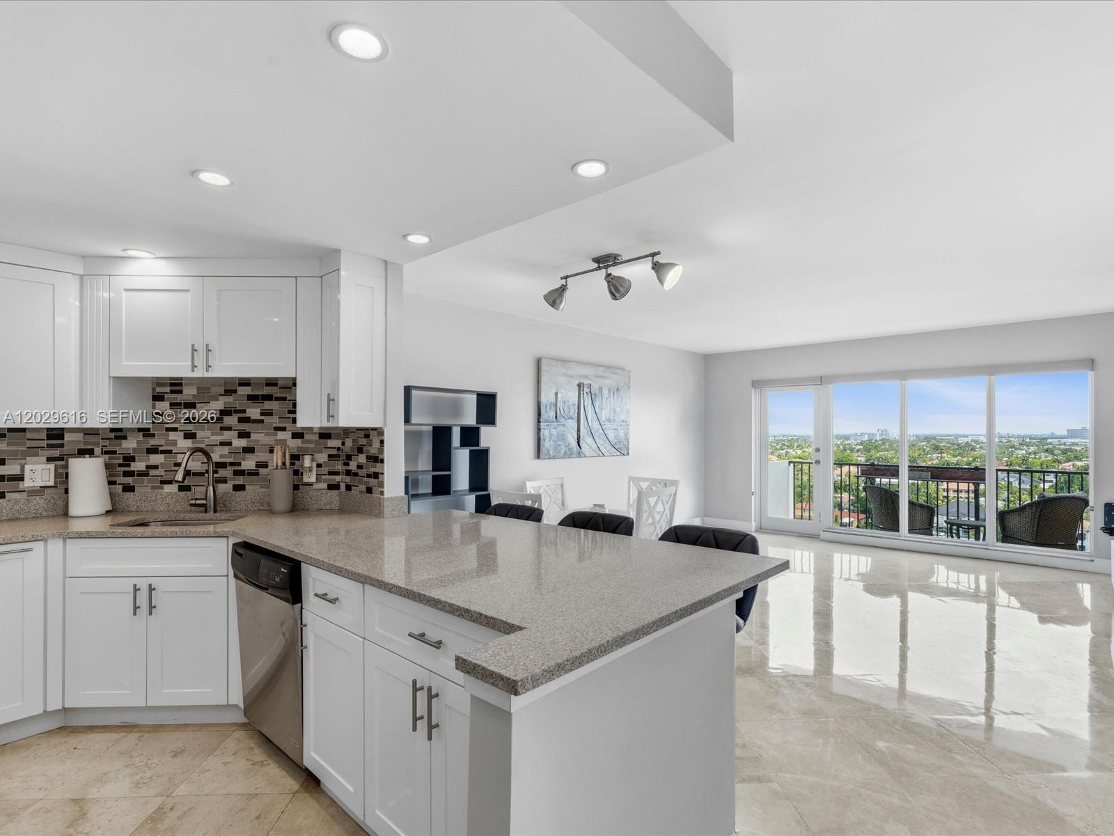340 Sunset Dr #1407, Fort Lauderdale FL 33301