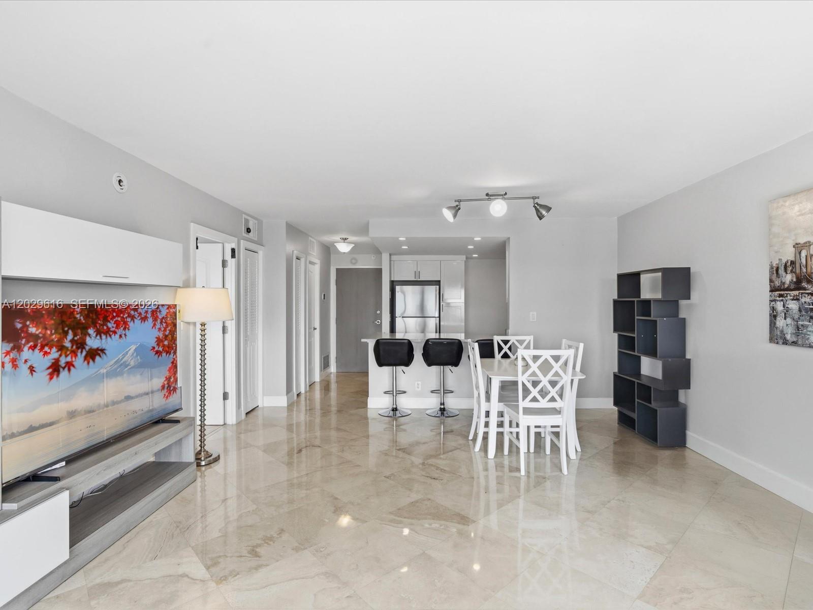 340 Sunset Dr #1407, Fort Lauderdale FL 33301