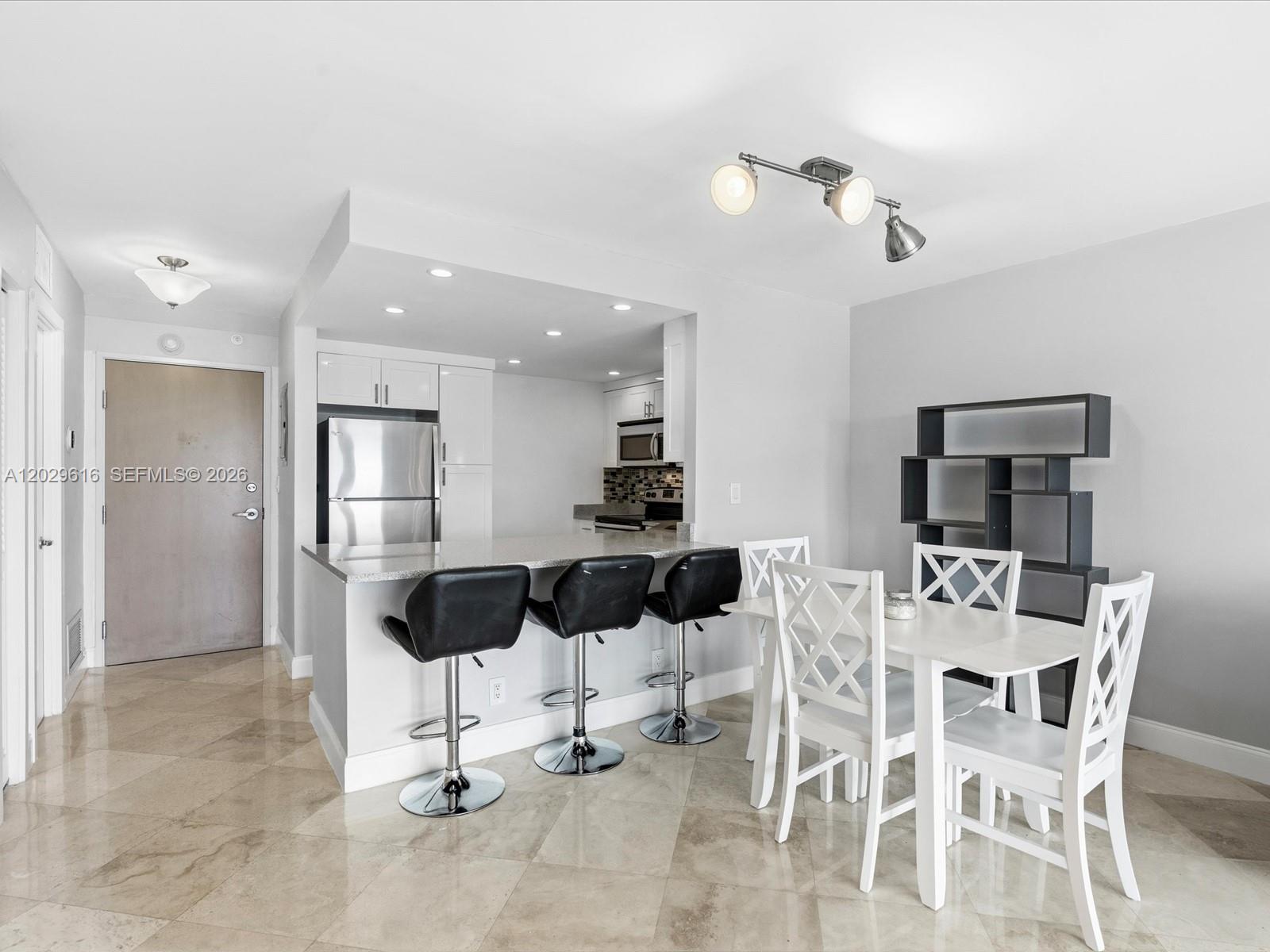 340 Sunset Dr #1407, Fort Lauderdale FL 33301