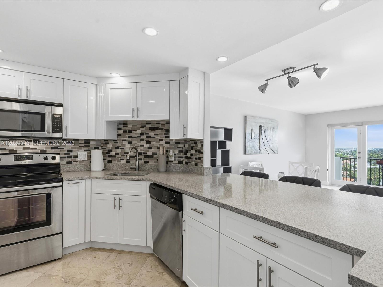 340 Sunset Dr #1407, Fort Lauderdale FL 33301
