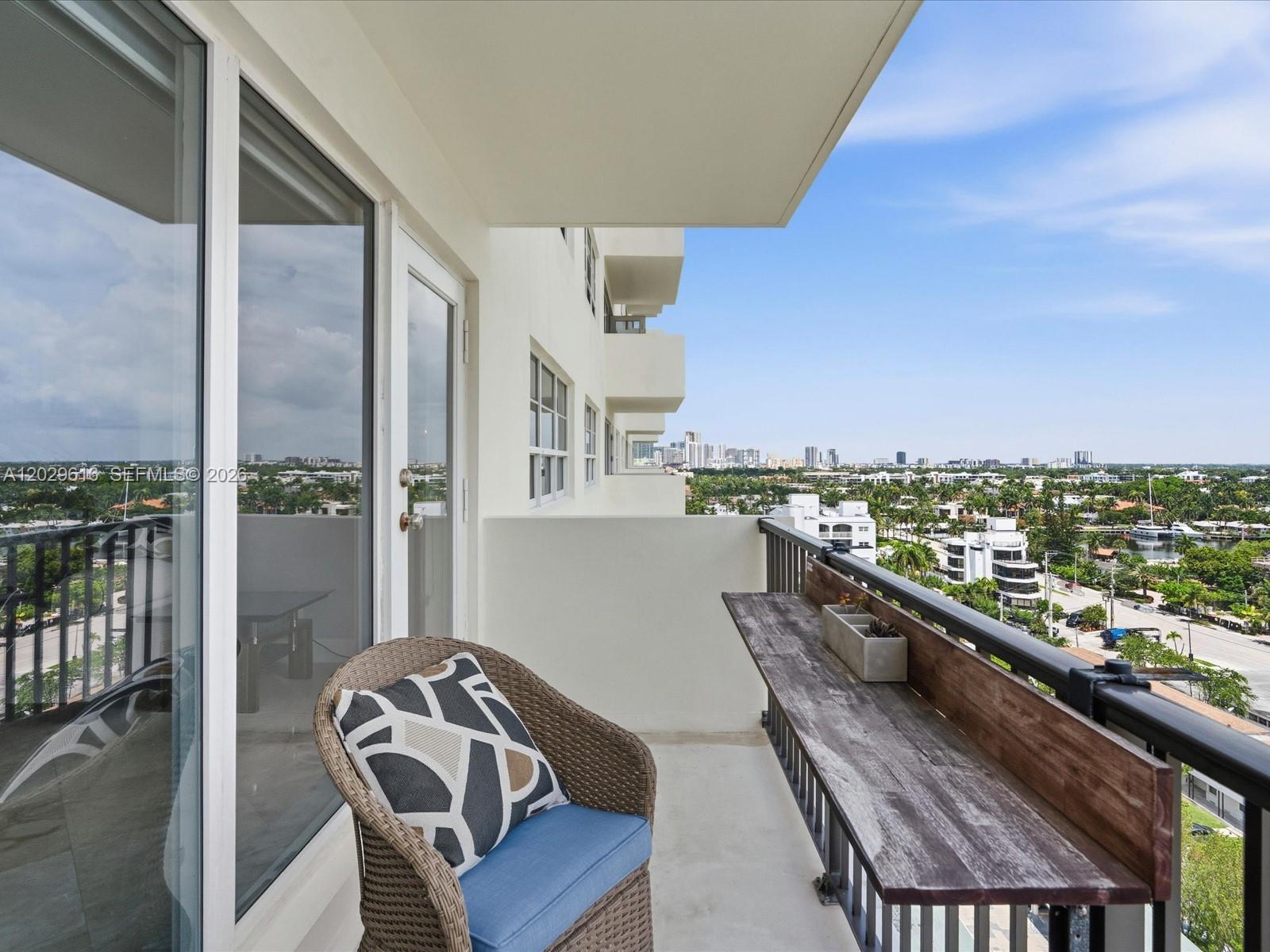 340 Sunset Dr #1407, Fort Lauderdale FL 33301