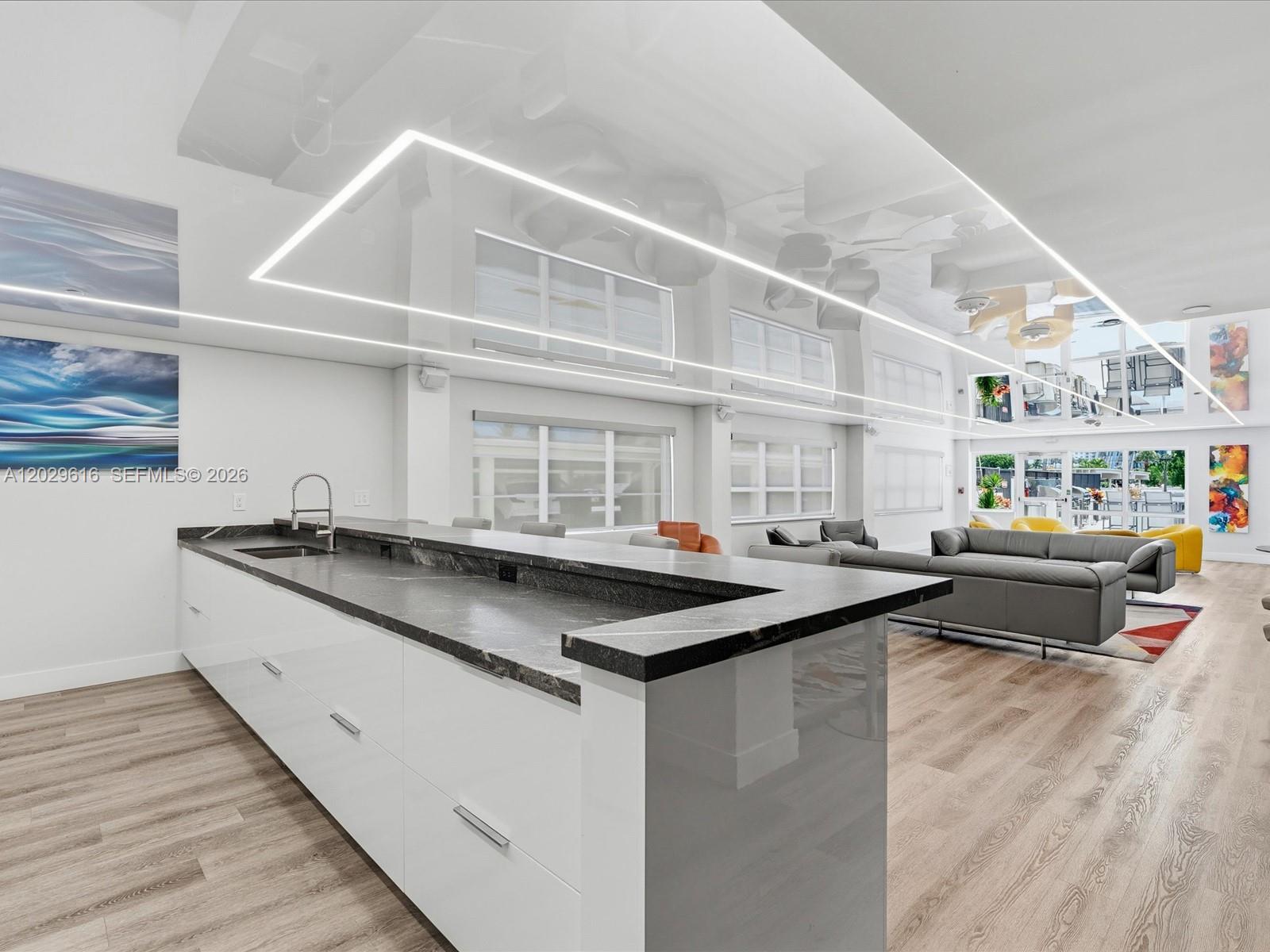 340 Sunset Dr #1407, Fort Lauderdale FL 33301