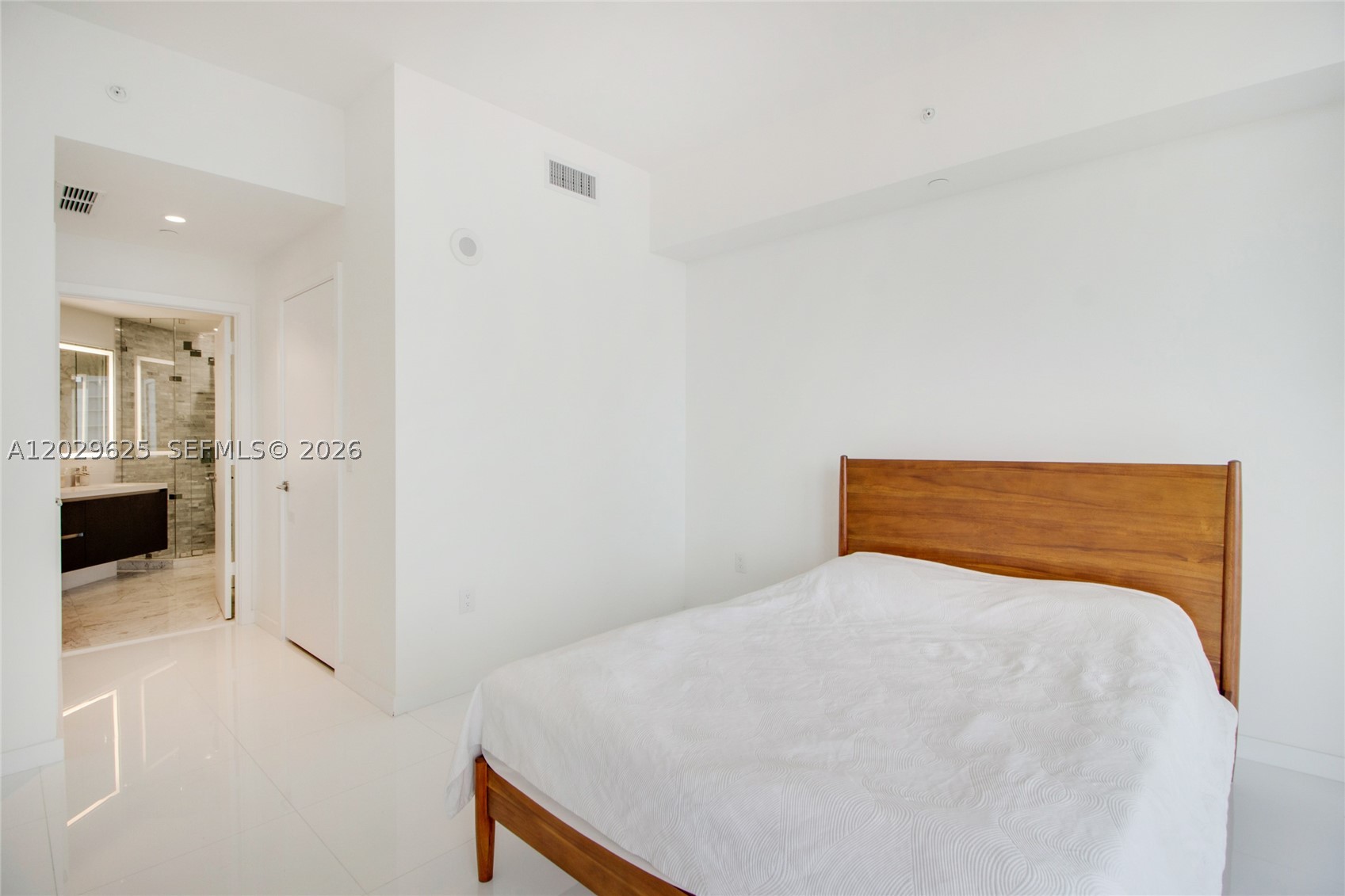851 NE 1st Ave #1705, Miami FL 33132