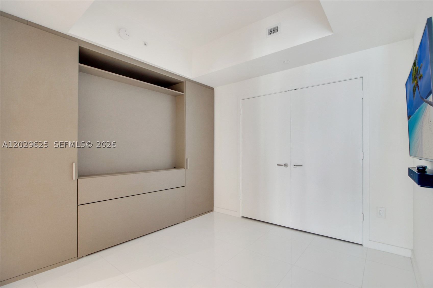 851 NE 1st Ave #1705, Miami FL 33132