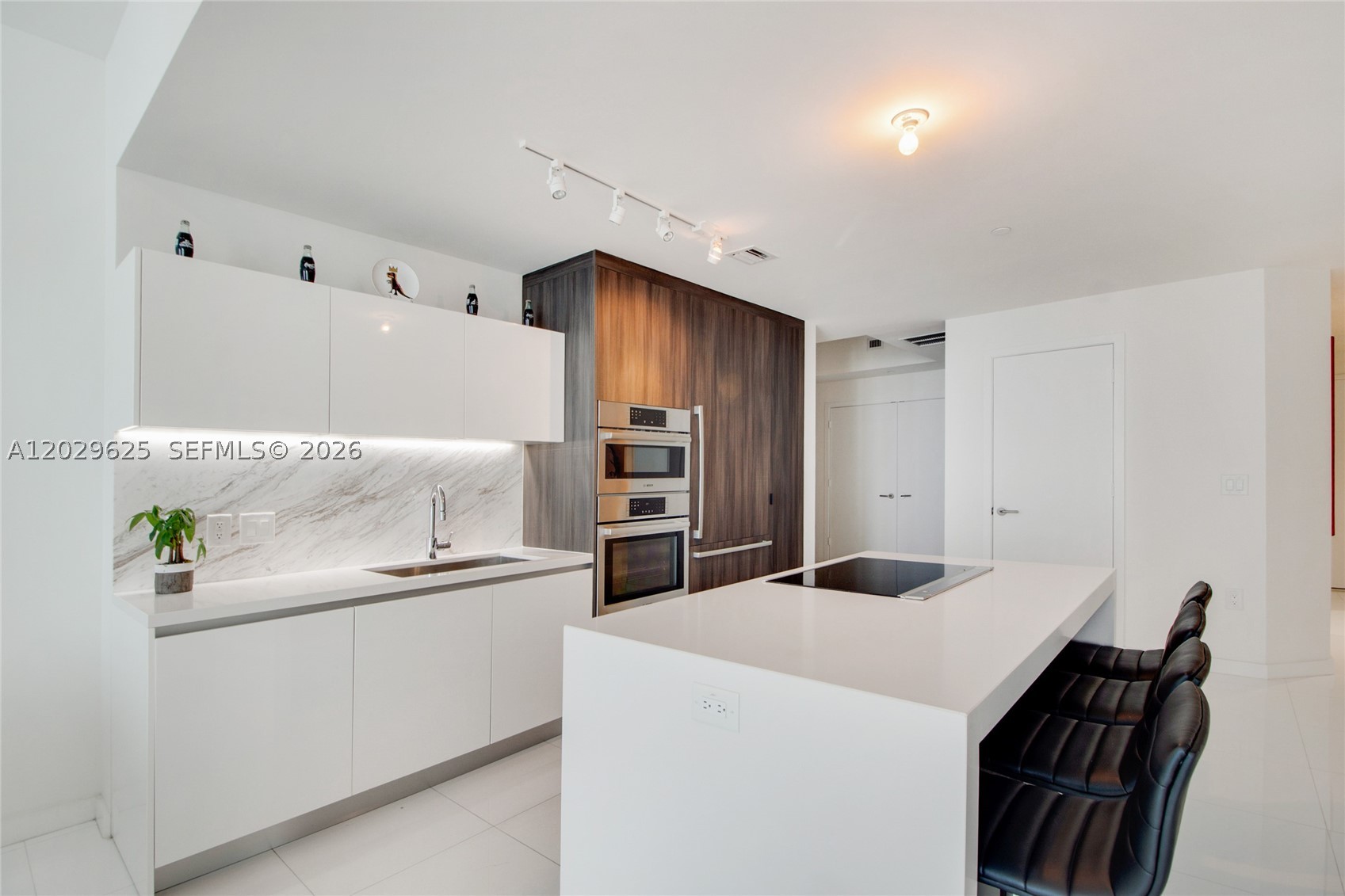 851 NE 1st Ave #1705, Miami FL 33132