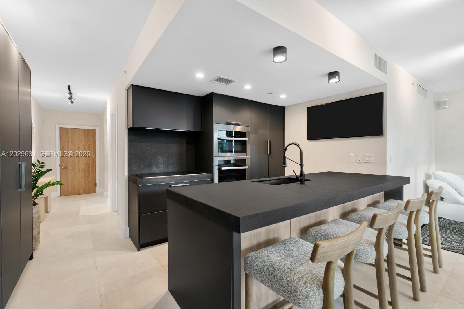 5875 Collins Ave #501, Miami Beach FL 33140