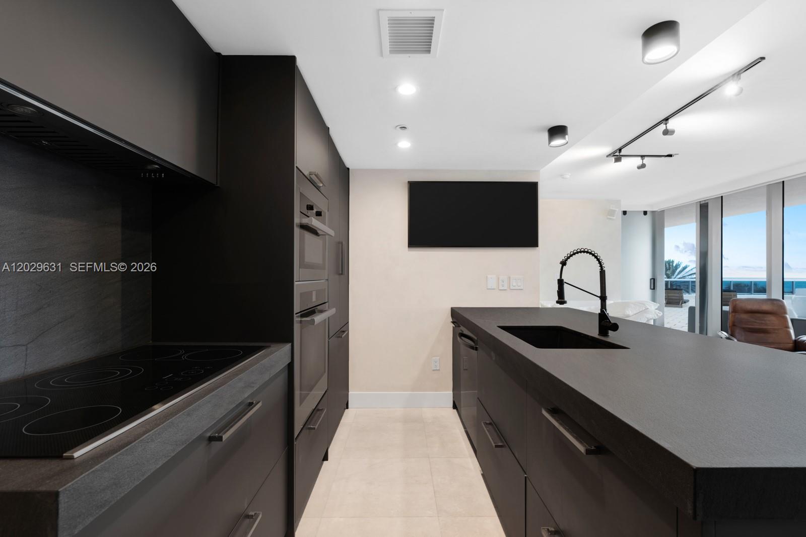 5875 Collins Ave #501, Miami Beach FL 33140