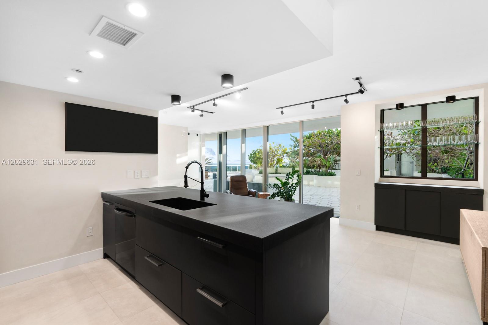5875 Collins Ave #501, Miami Beach FL 33140
