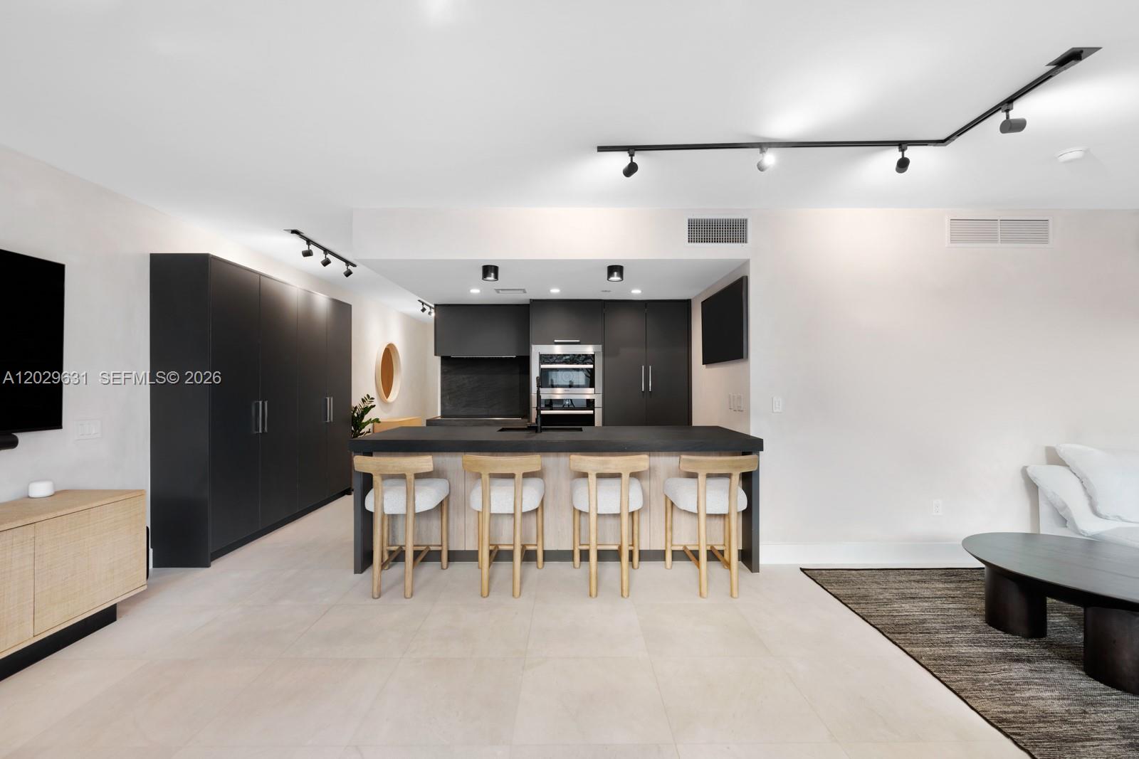 5875 Collins Ave #501, Miami Beach FL 33140