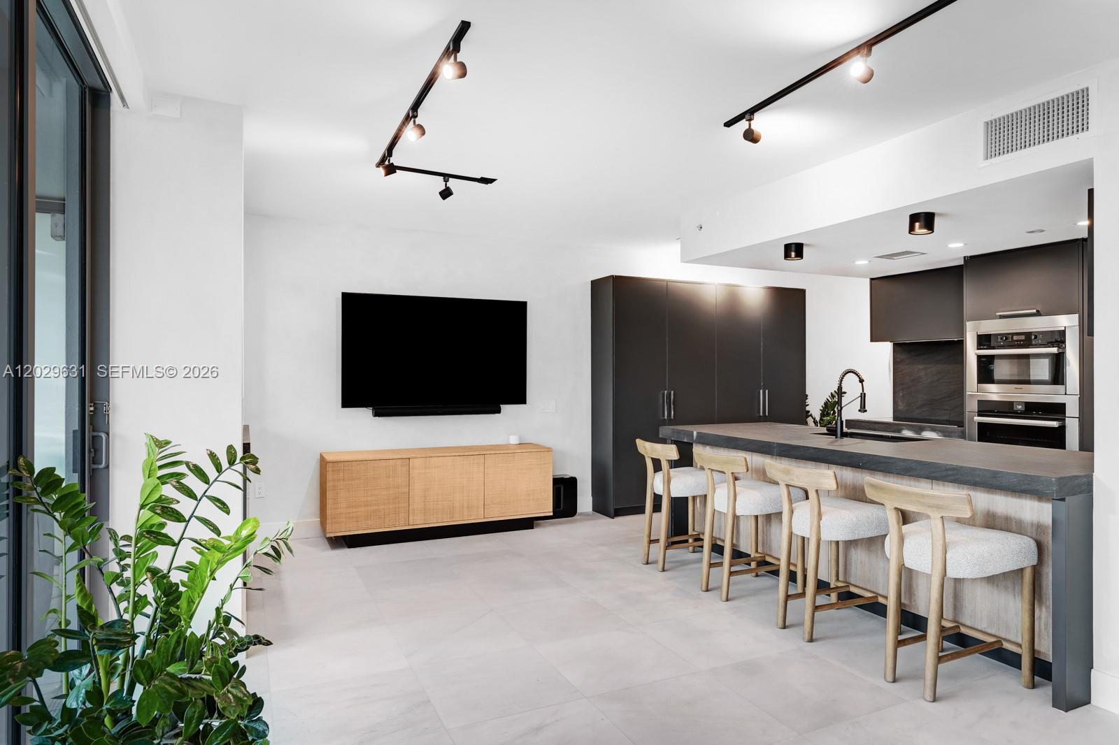 5875 Collins Ave #501, Miami Beach FL 33140