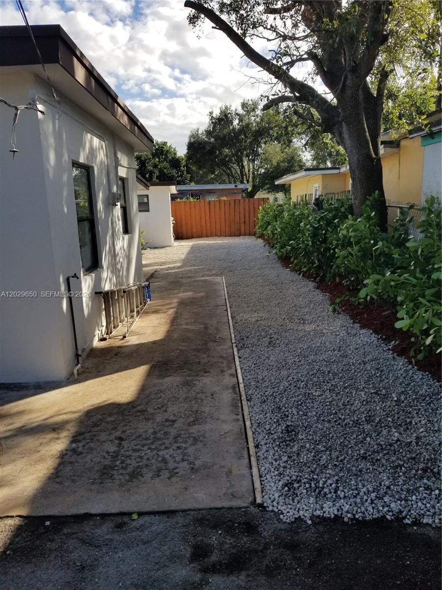 1756 NW 94th St #Front, Miami FL 33147
