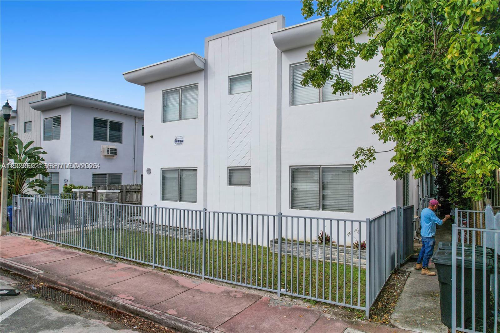 855 80th St #4, Miami Beach FL 33141
