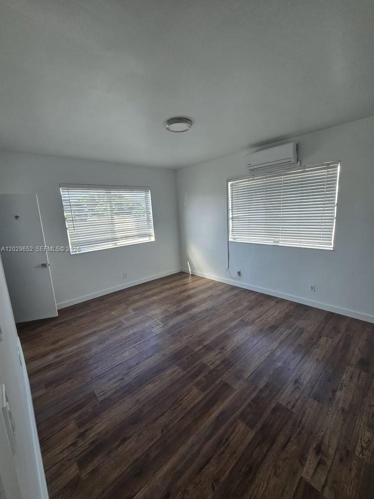 855 80th St #4, Miami Beach FL 33141