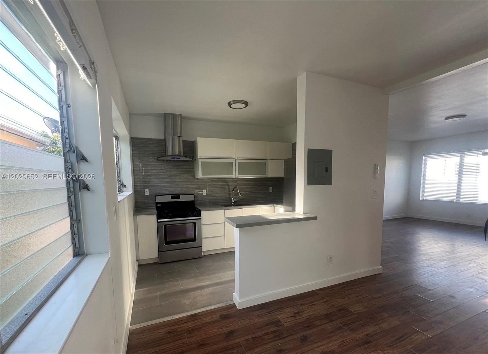 855 80th St #4, Miami Beach FL 33141