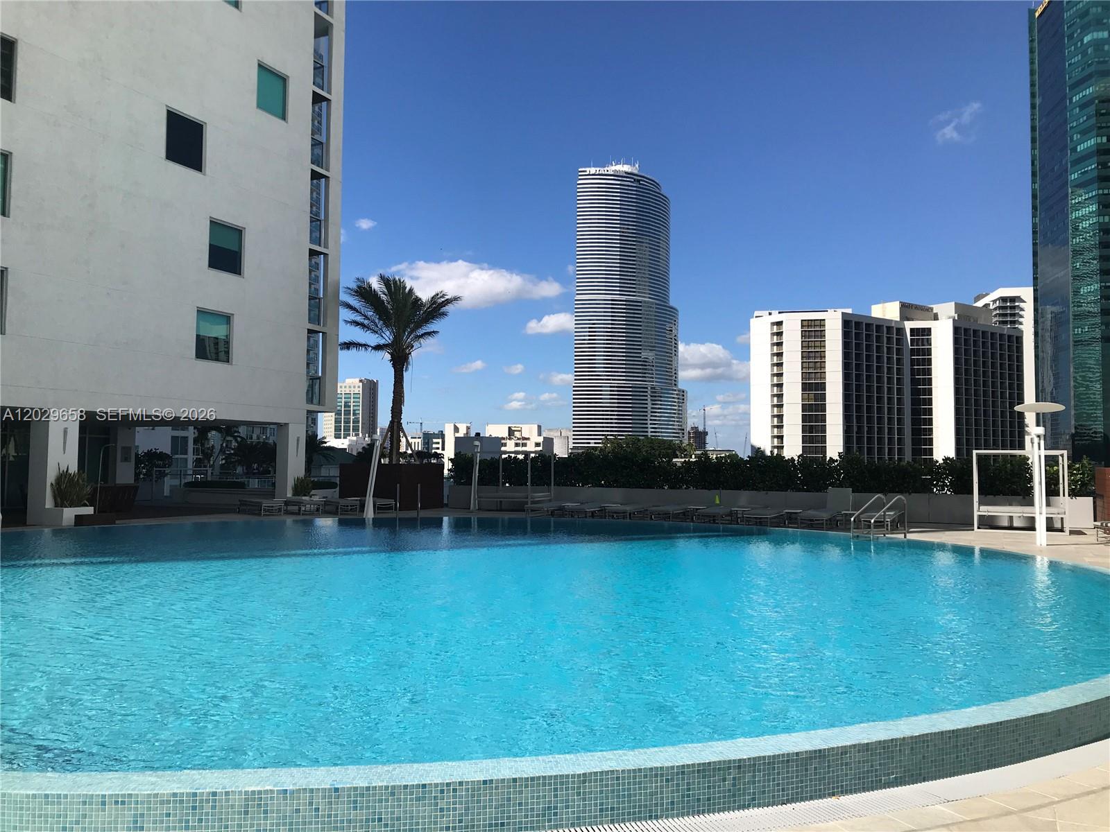 55 SE 6th St #4000, Miami FL 33131