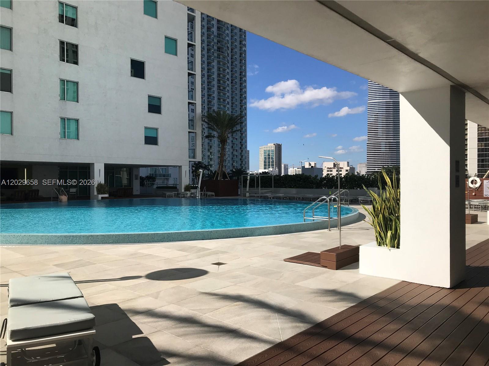 55 SE 6th St #4000, Miami FL 33131
