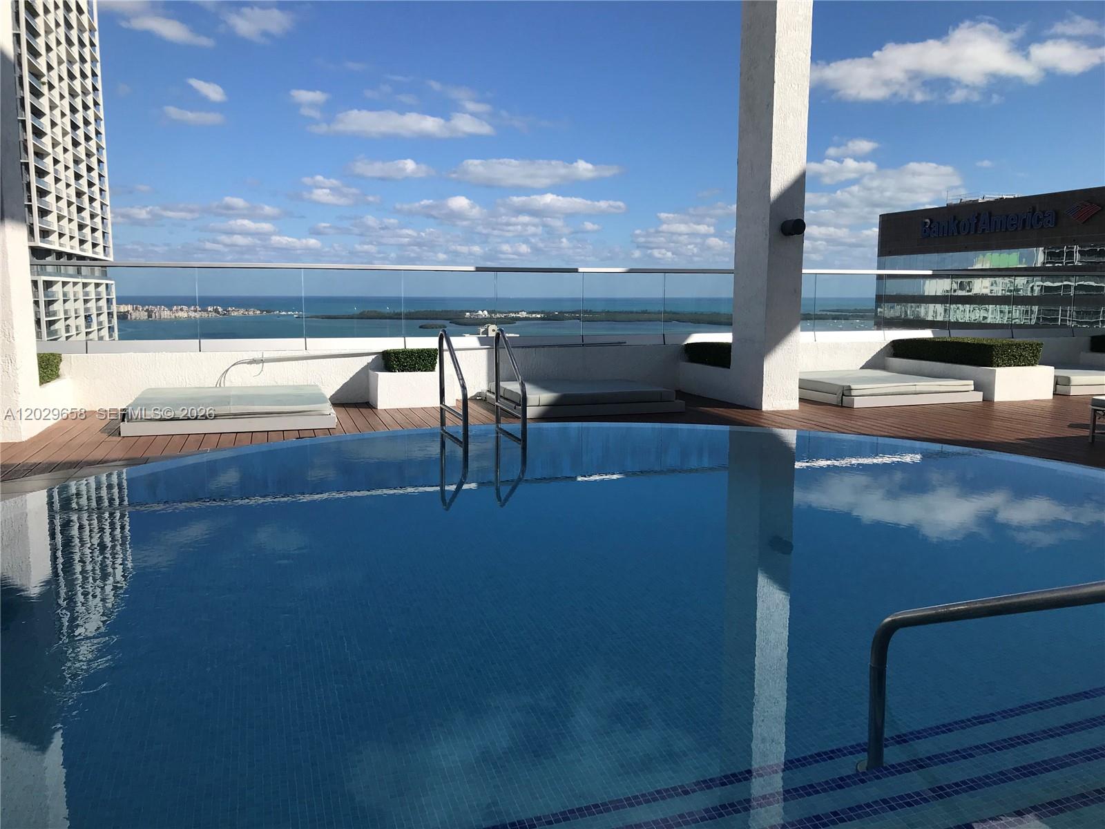 55 SE 6th St #4000, Miami FL 33131