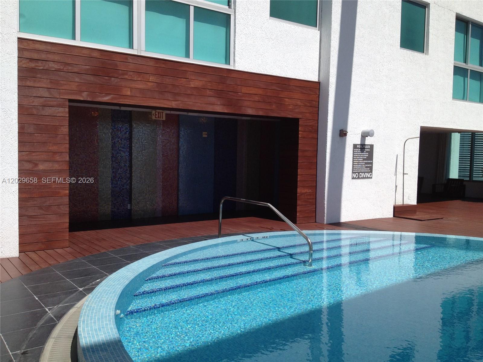 55 SE 6th St #4000, Miami FL 33131