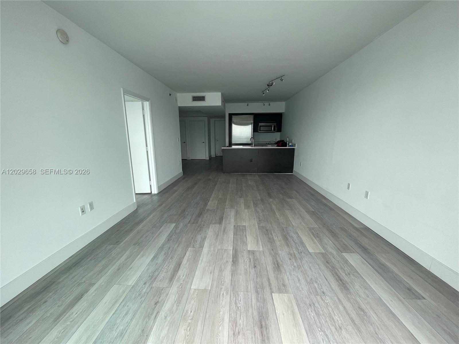 55 SE 6th St #4000, Miami FL 33131