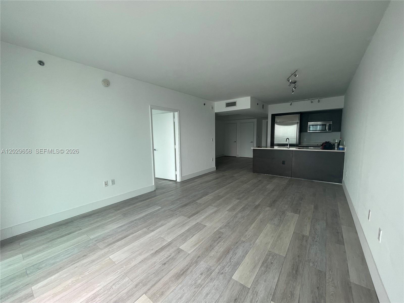 55 SE 6th St #4000, Miami FL 33131