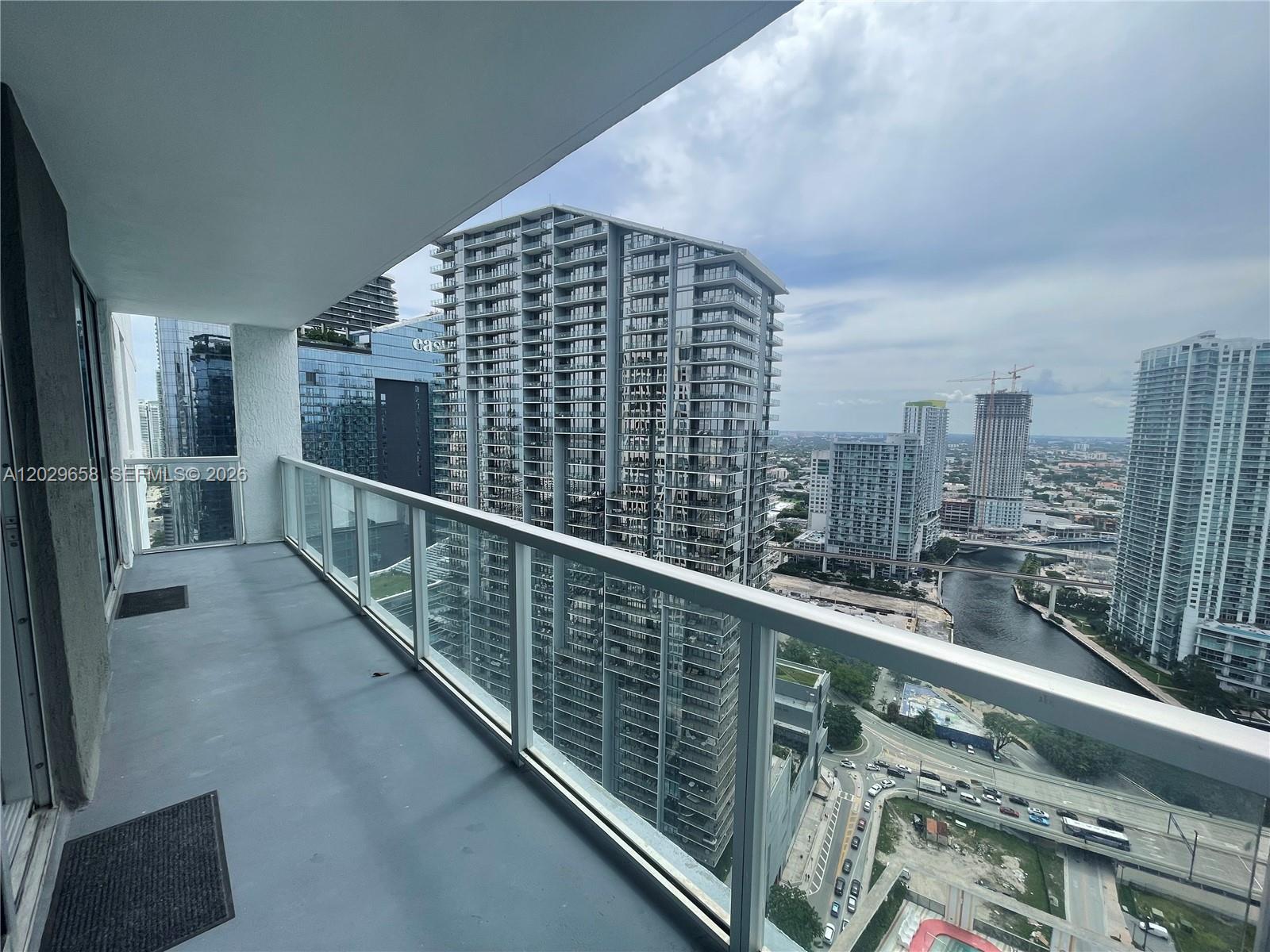 55 SE 6th St #4000, Miami FL 33131