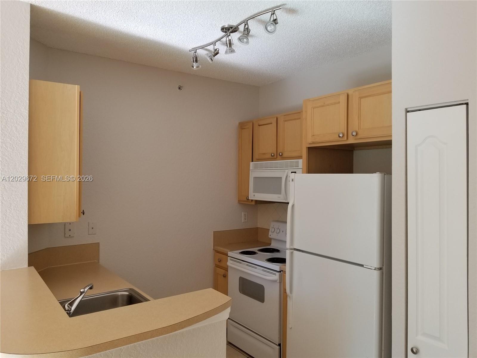 6001 SW 70th St #538, South Miami FL 33143