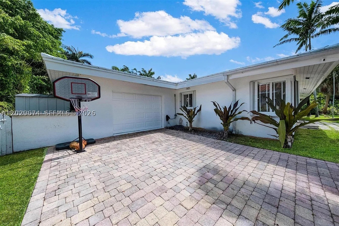 1255 NE 93rd St, Miami Shores FL 33138