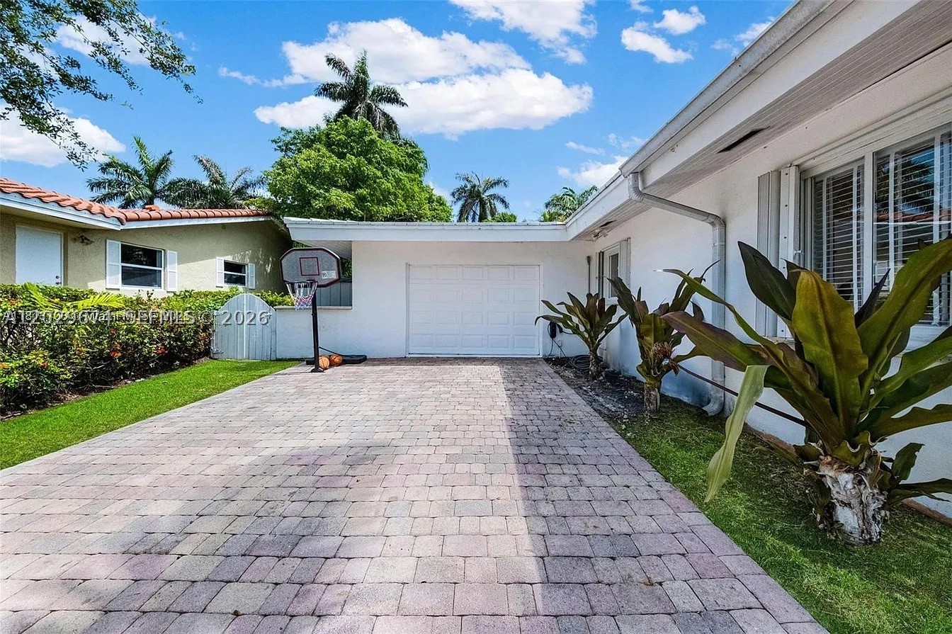 1255 NE 93rd St, Miami Shores FL 33138