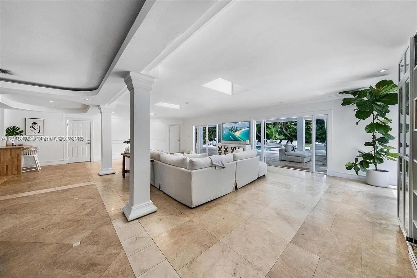 1255 NE 93rd St, Miami Shores FL 33138