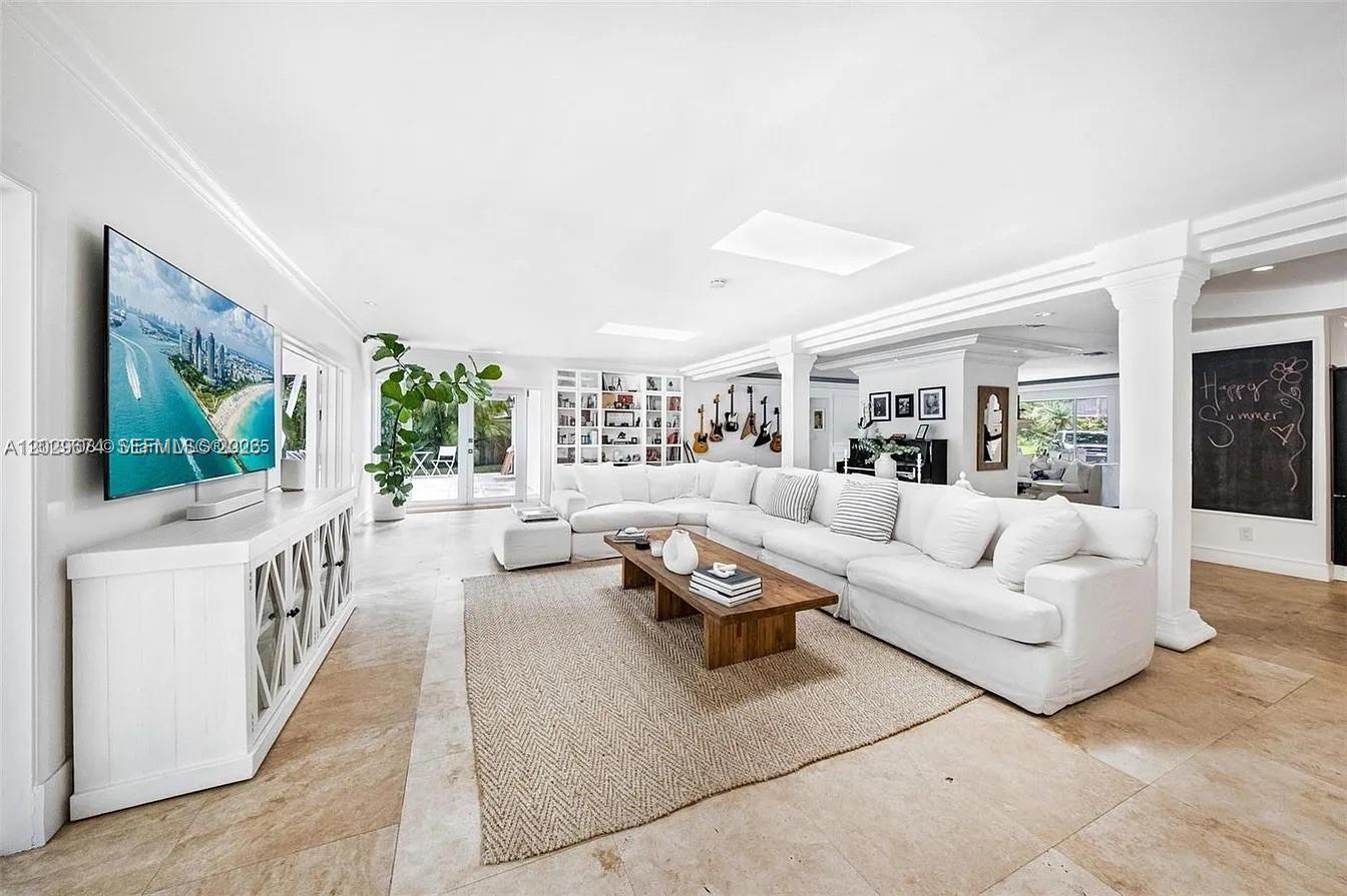 1255 NE 93rd St, Miami Shores FL 33138