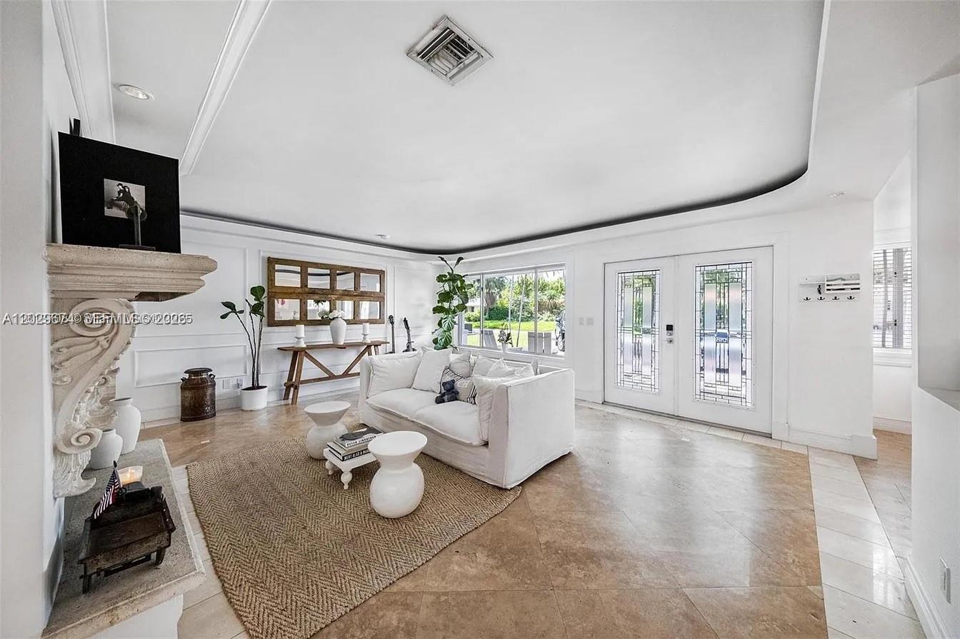 1255 NE 93rd St, Miami Shores FL 33138
