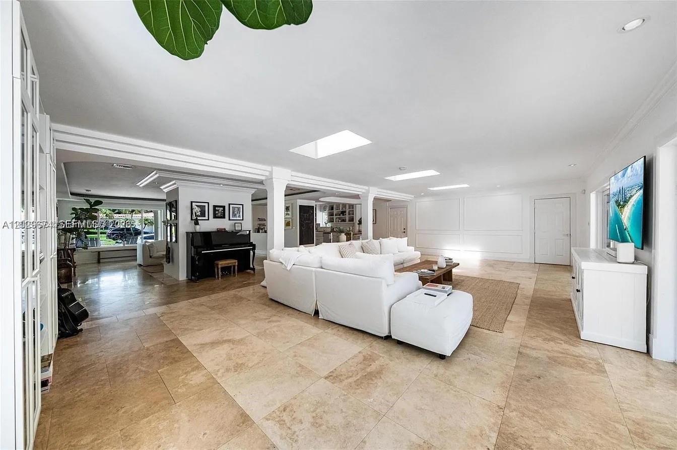 1255 NE 93rd St, Miami Shores FL 33138