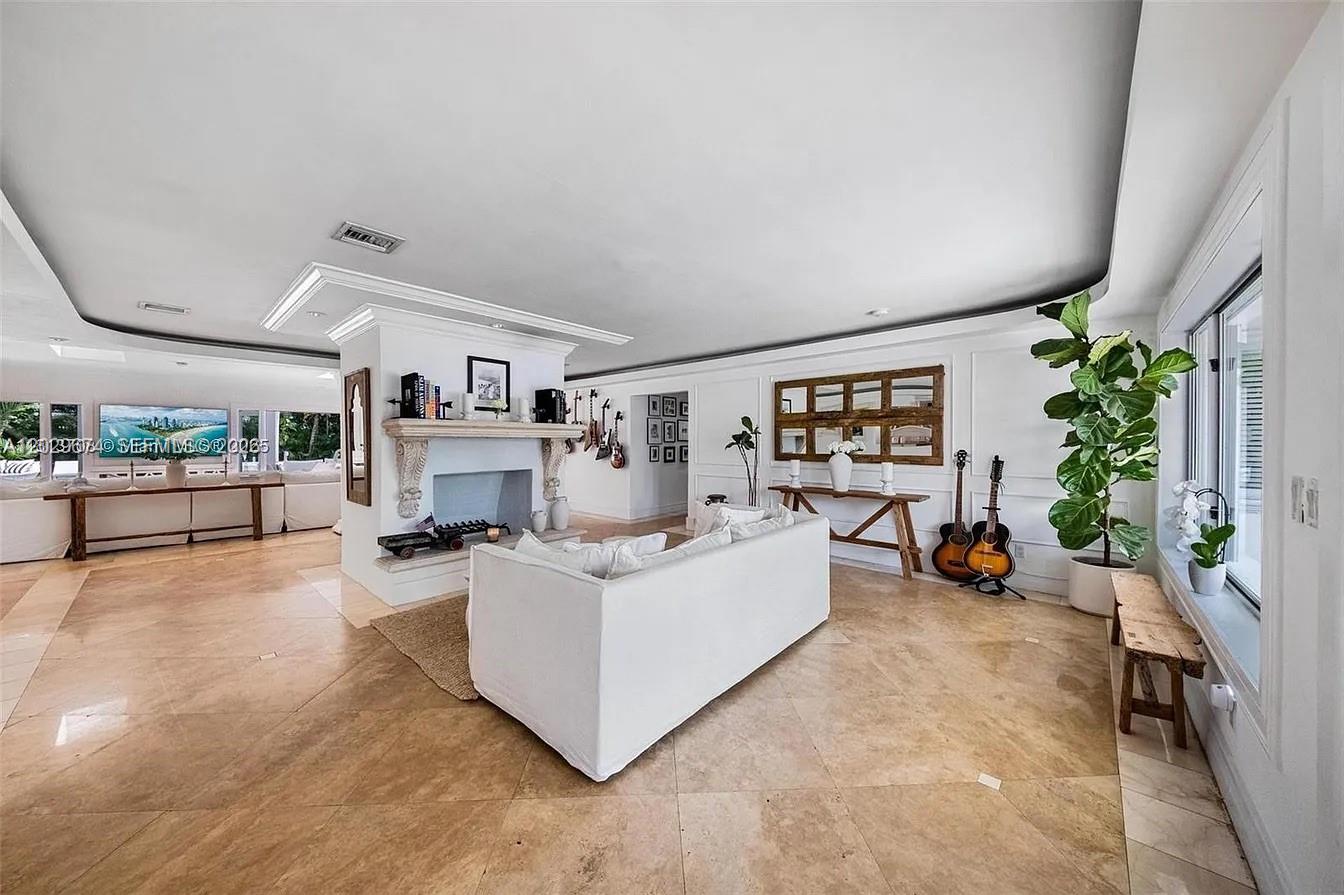 1255 NE 93rd St, Miami Shores FL 33138