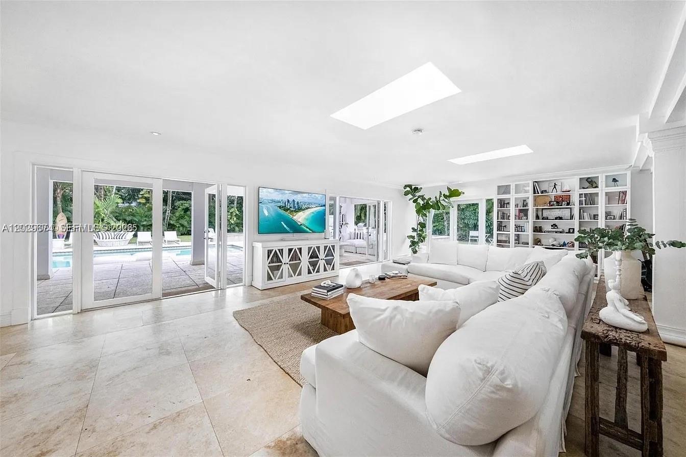 1255 NE 93rd St, Miami Shores FL 33138