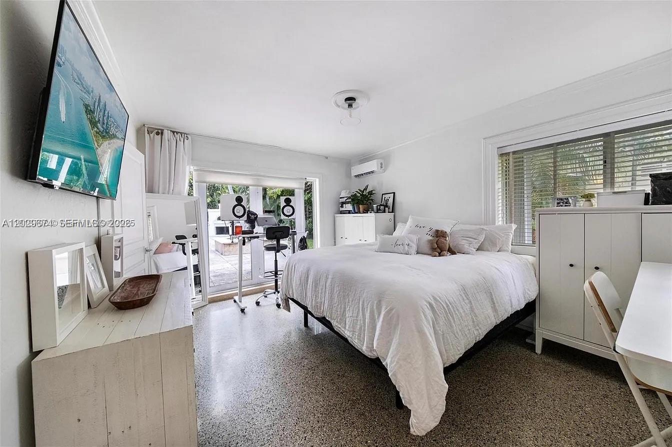 1255 NE 93rd St, Miami Shores FL 33138
