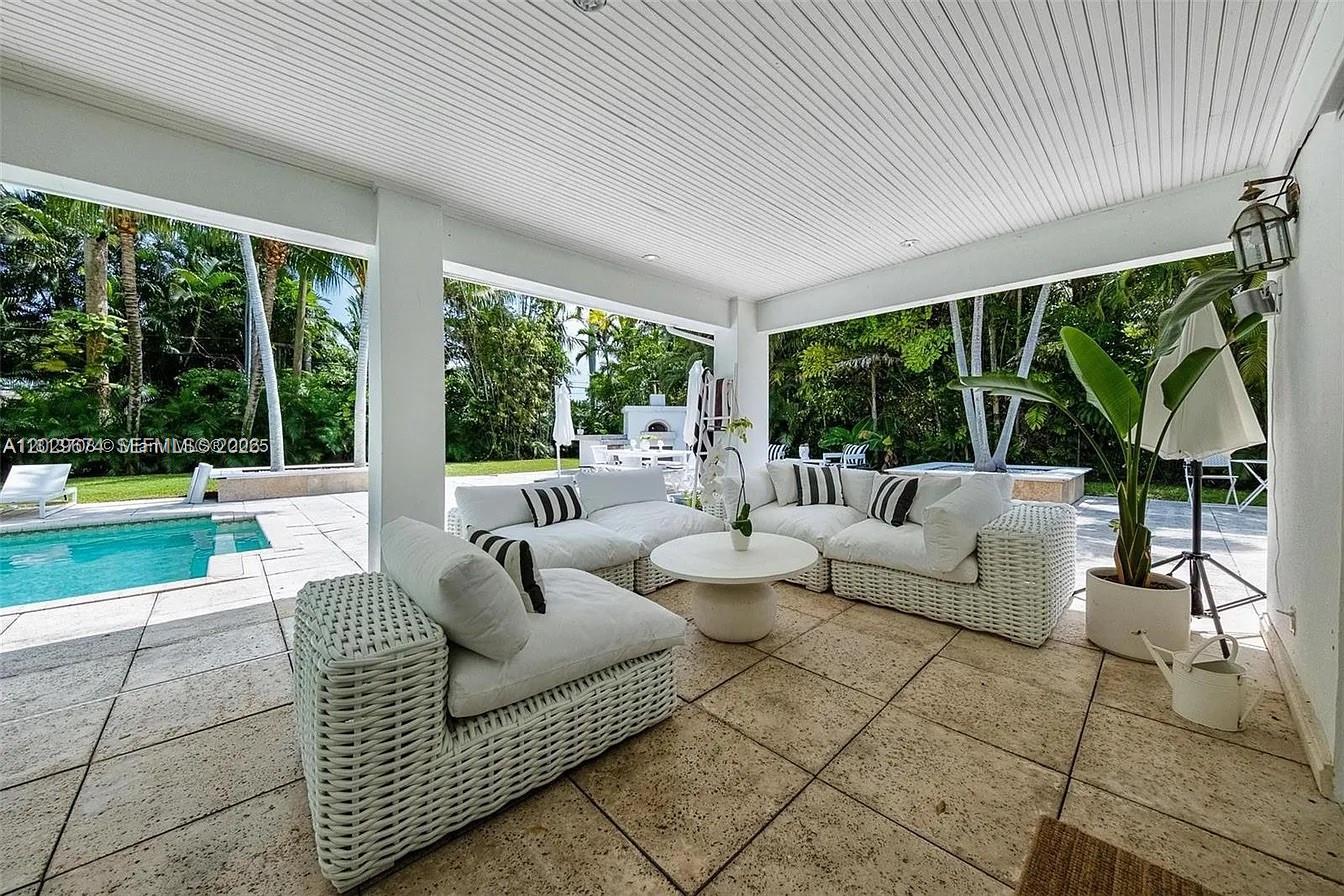 1255 NE 93rd St, Miami Shores FL 33138