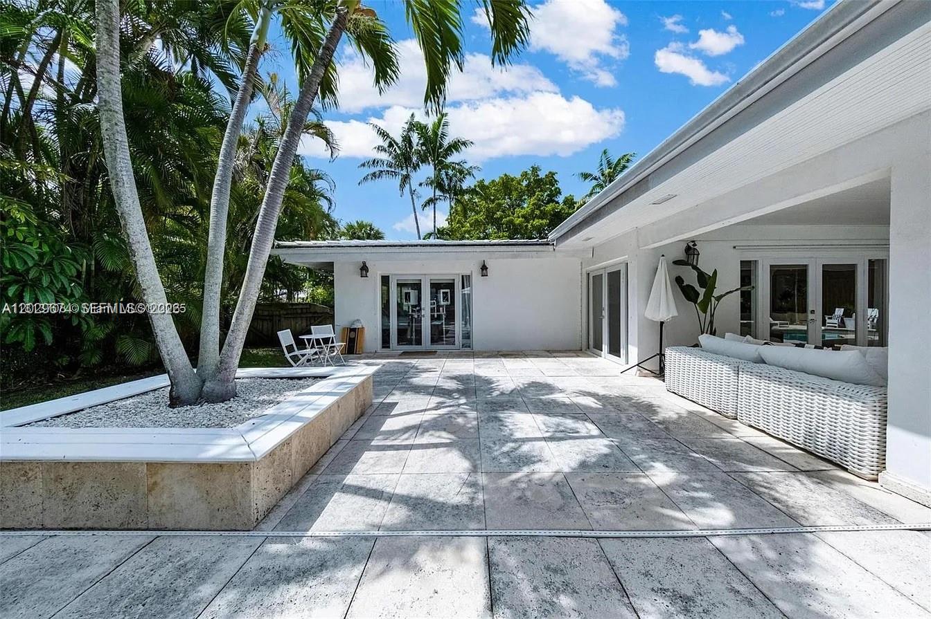 1255 NE 93rd St, Miami Shores FL 33138